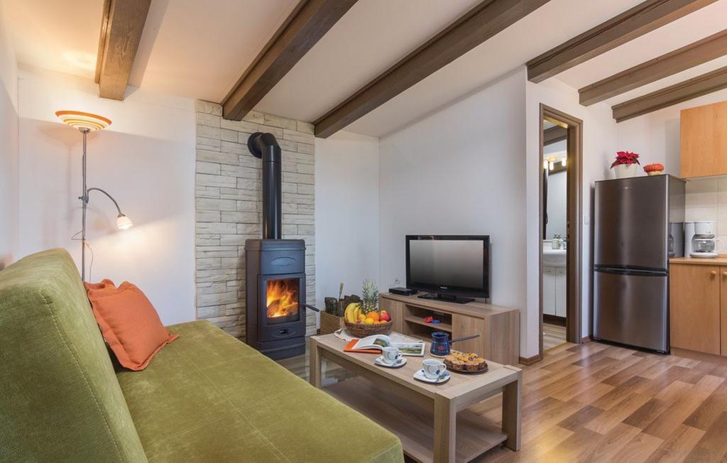 Vacation Home Latini Hum Eksteriør billede