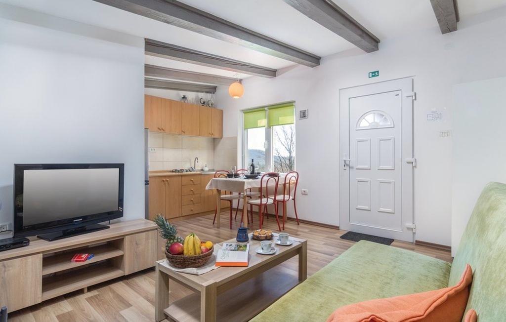 Vacation Home Latini Hum Eksteriør billede