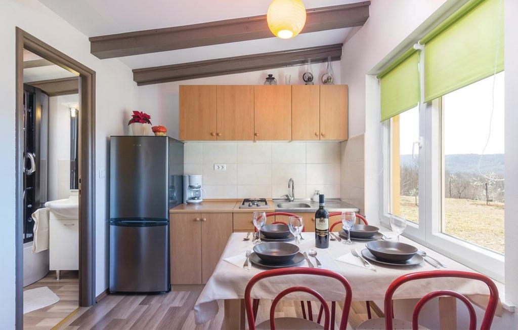 Vacation Home Latini Hum Eksteriør billede