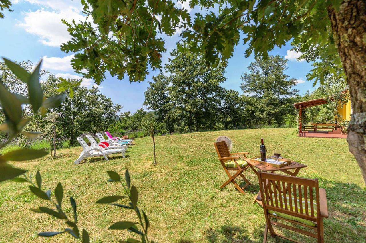 Vacation Home Latini Hum Eksteriør billede