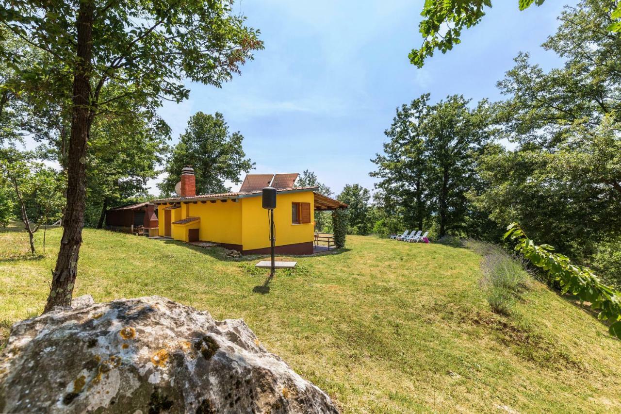 Vacation Home Latini Hum Eksteriør billede